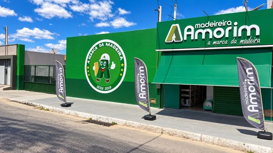 Fachada da loja Madeireira Amorim em Caraúbas